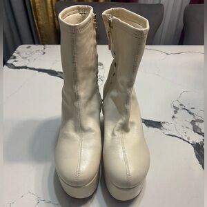Larroude Elegant Cream Ankle Boots